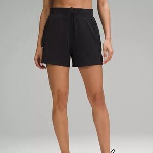 Lululemon women’s license to train shorts - black